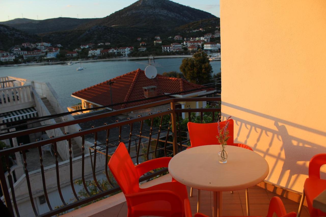 Villa A'Mare Seget Vranjica Zimmer foto